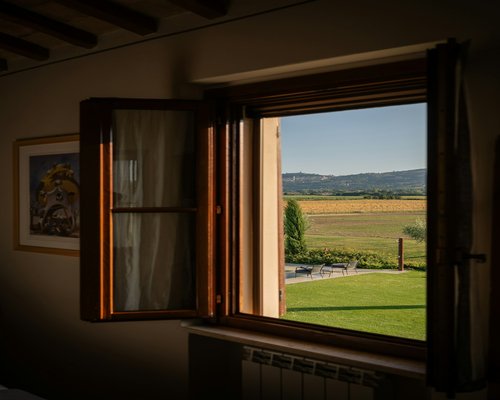 Descanso visual mirando por la ventana
